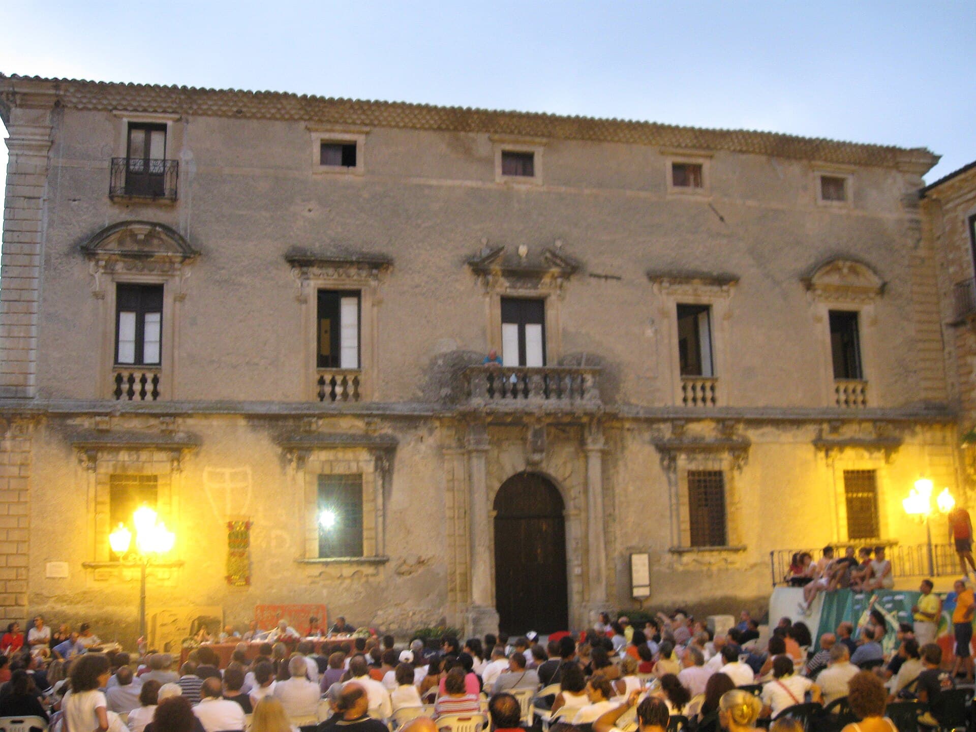 Il Palazzo Cybo nel centro storico di Aiello Calabro