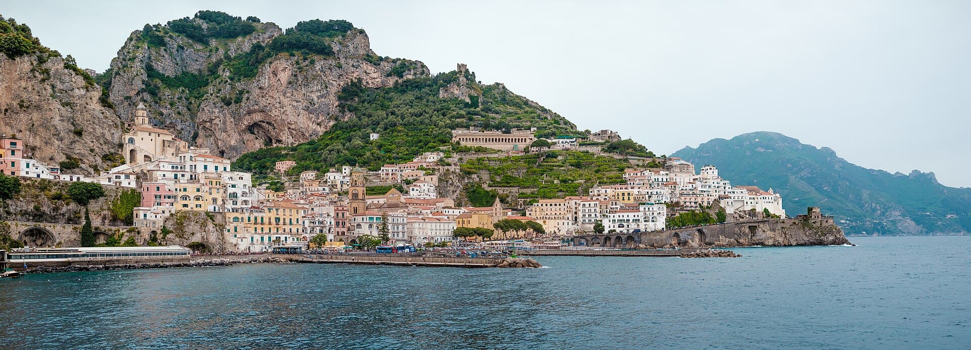 Il Duomo di Sant'Andrea e il borgo di Amalfi, antica Repubblica Marinara