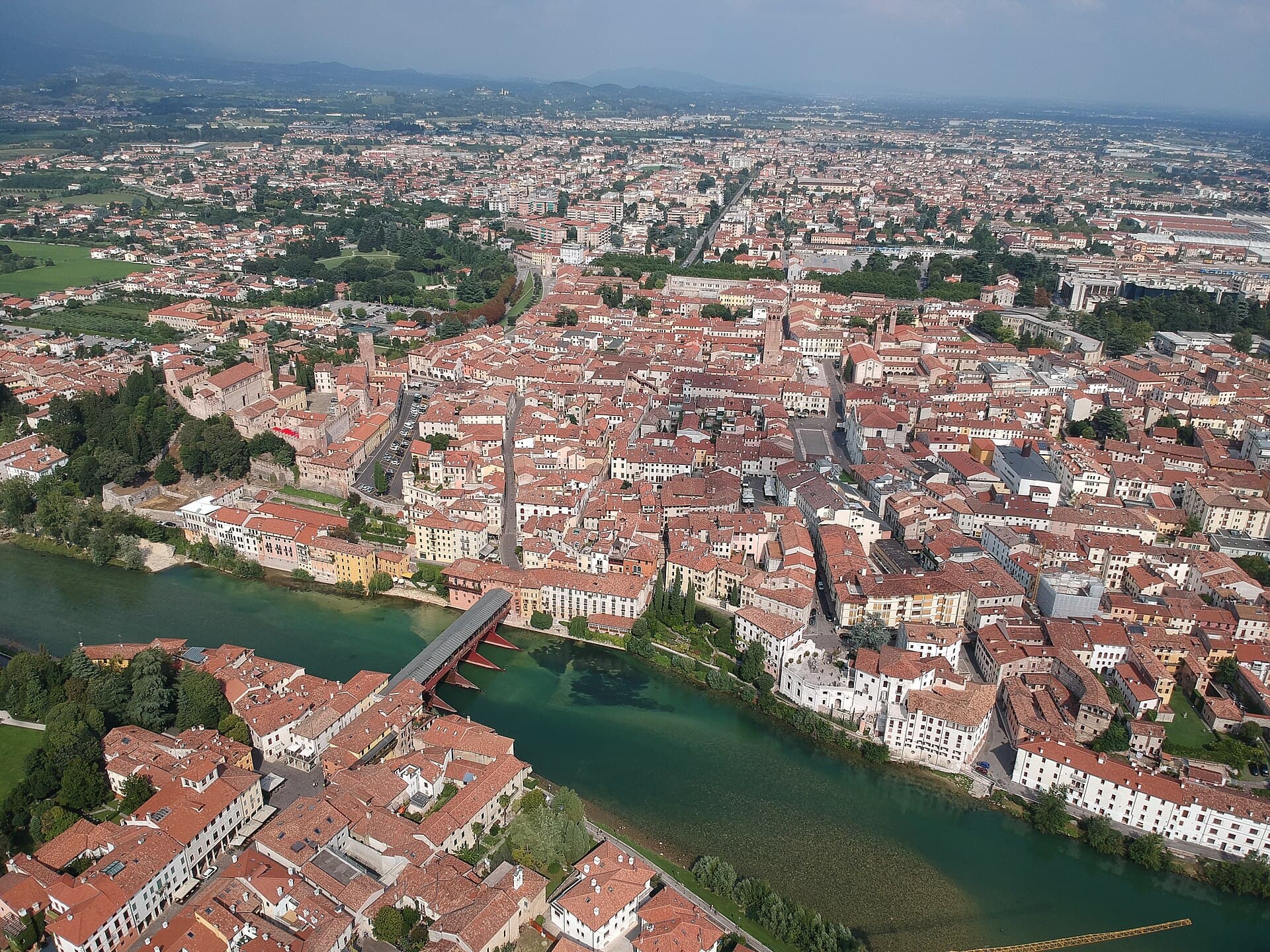 Il Ponte degli Alpini di Bassano del Grappa sul fiume Brenta, progettato da Palladio