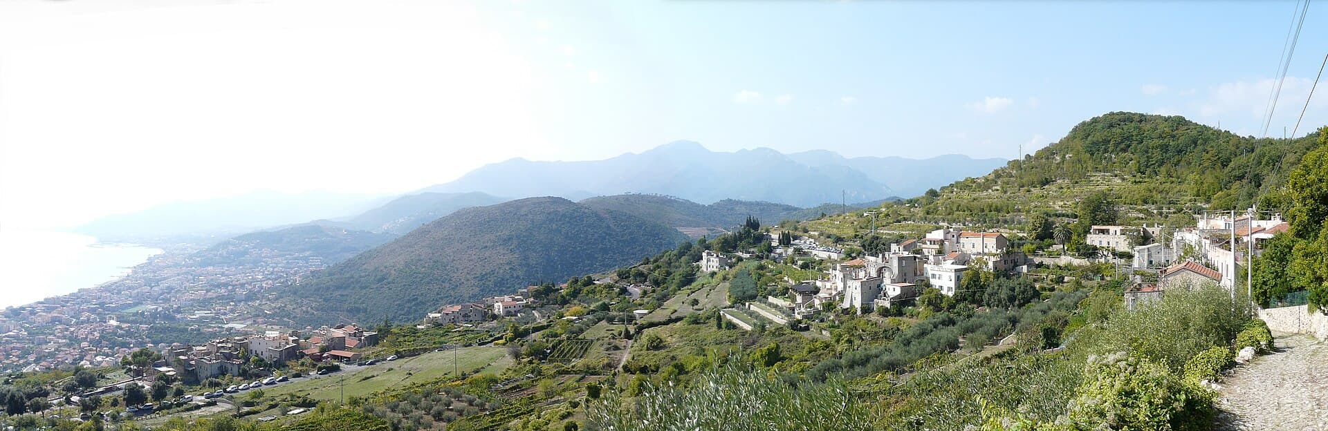 Le borgate in pietra di Verezzi, sopra il mare del Finalese