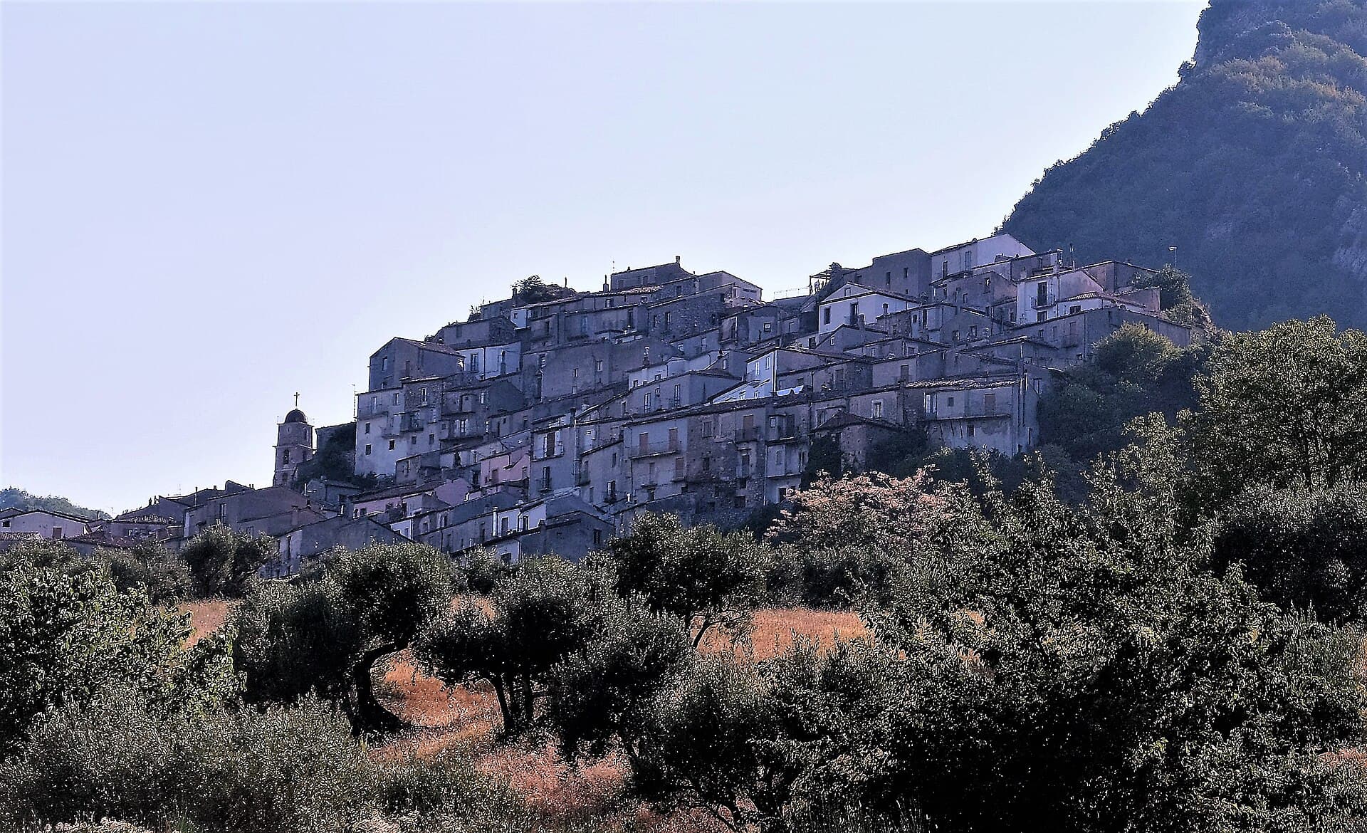 Il borgo montano di Castelsaraceno, tra il Pollino e le Dolomiti Lucane