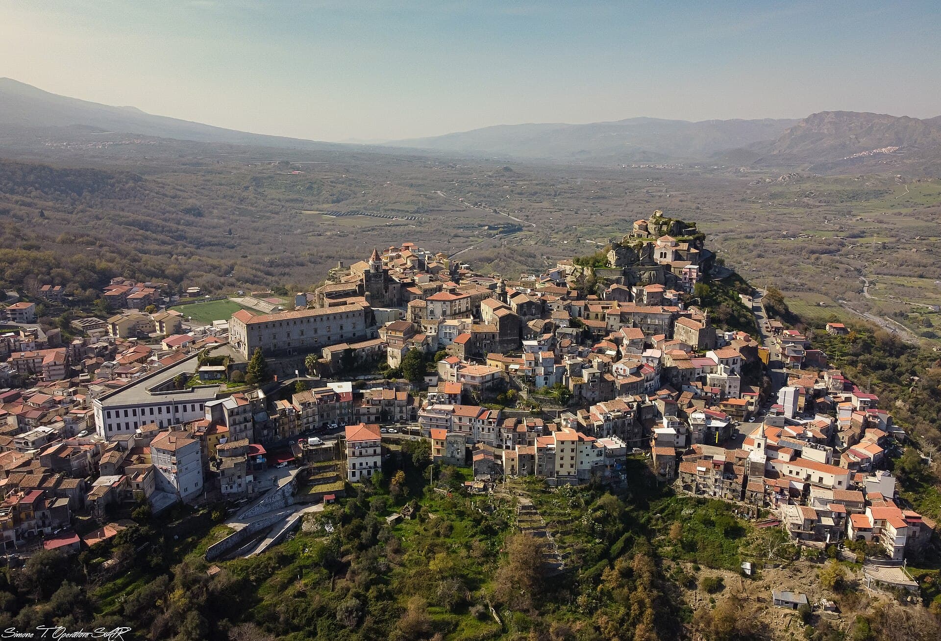 Castiglione di Sicilia, borgo sulle pendici dell'Etna sopra la valle dell'Alcantara