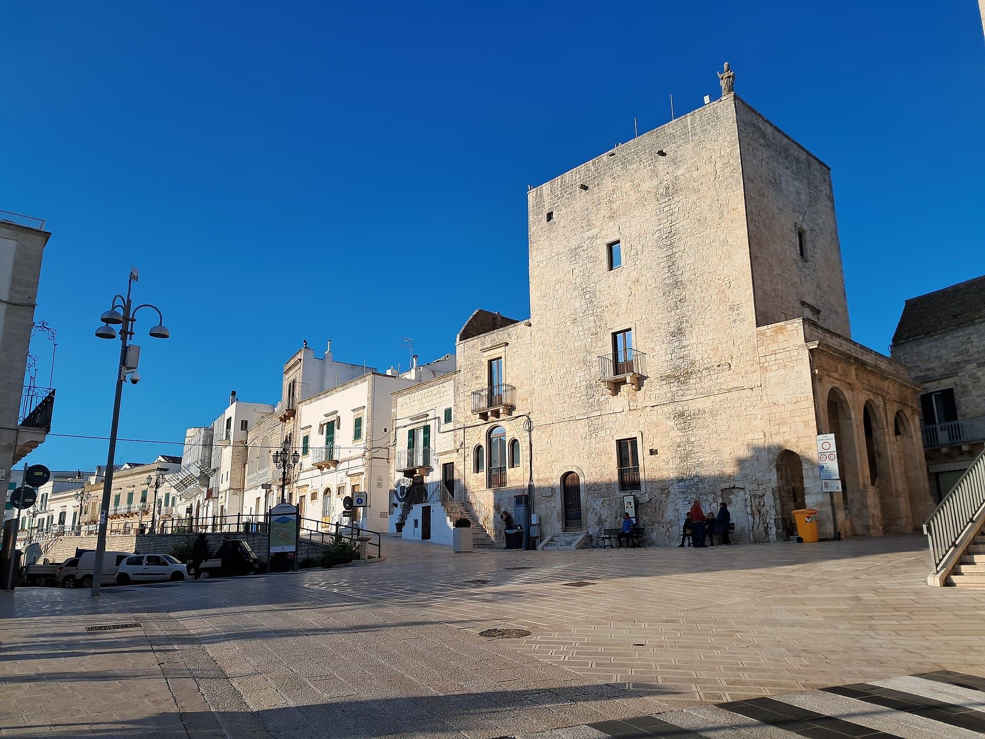 Il centro storico bianco di Cisternino, borgo della Valle d'Itria