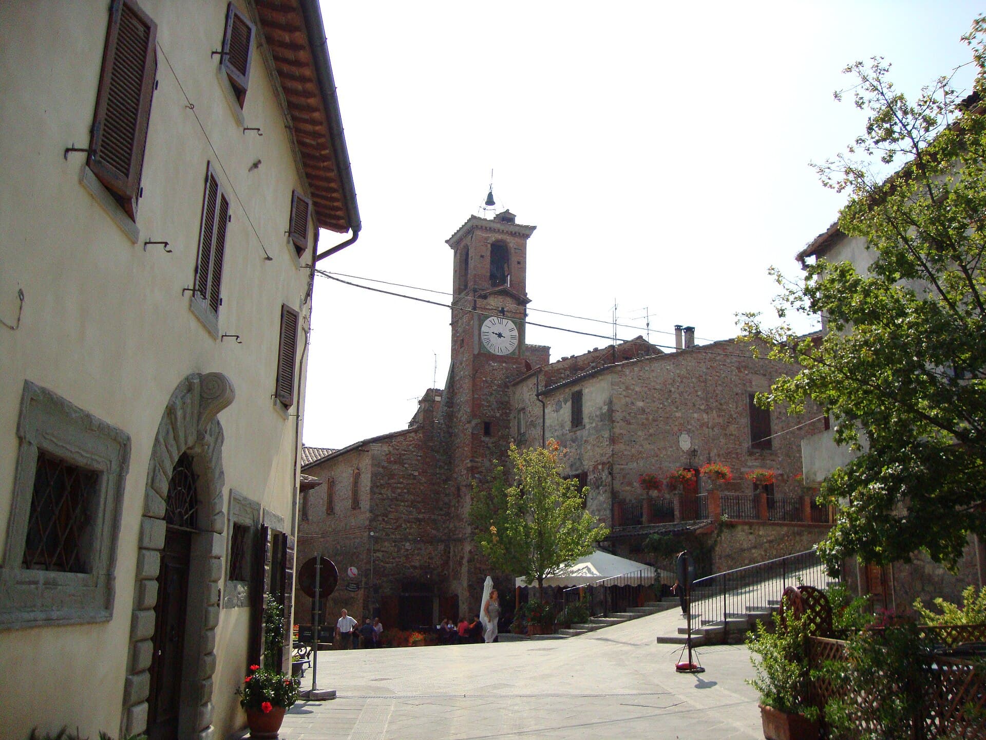 La piazza centrale di Citerna, nell'Alta Valle del Tevere