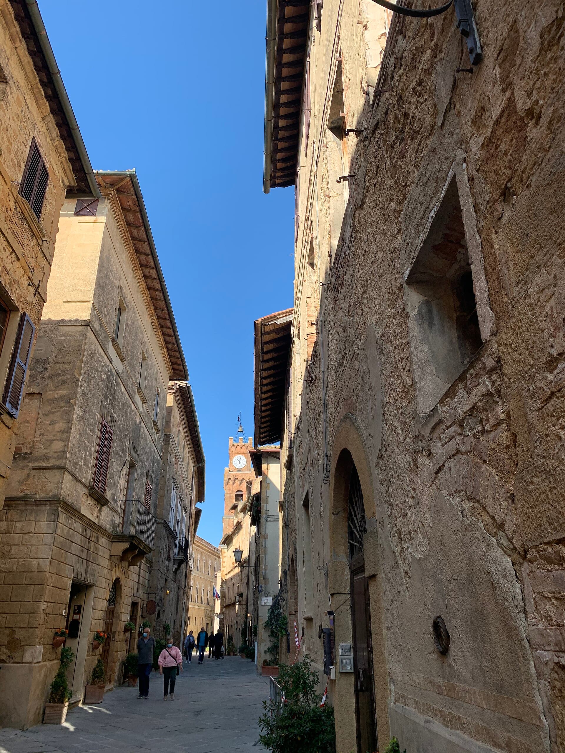 La piazza rinascimentale di Pienza nel cuore della Val d'Orcia
