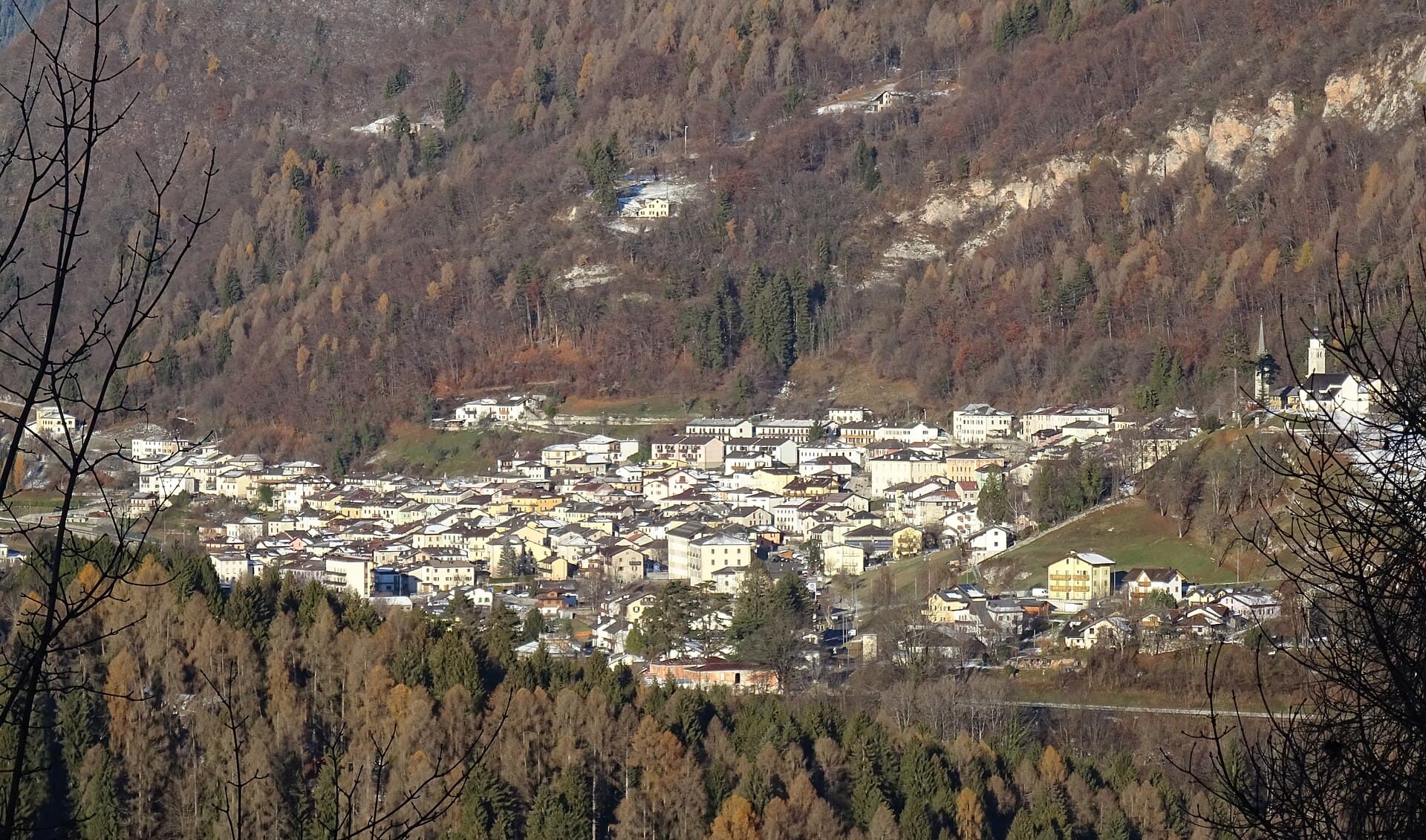 Il borgo di Pieve Tesino sull'altopiano del Tesino