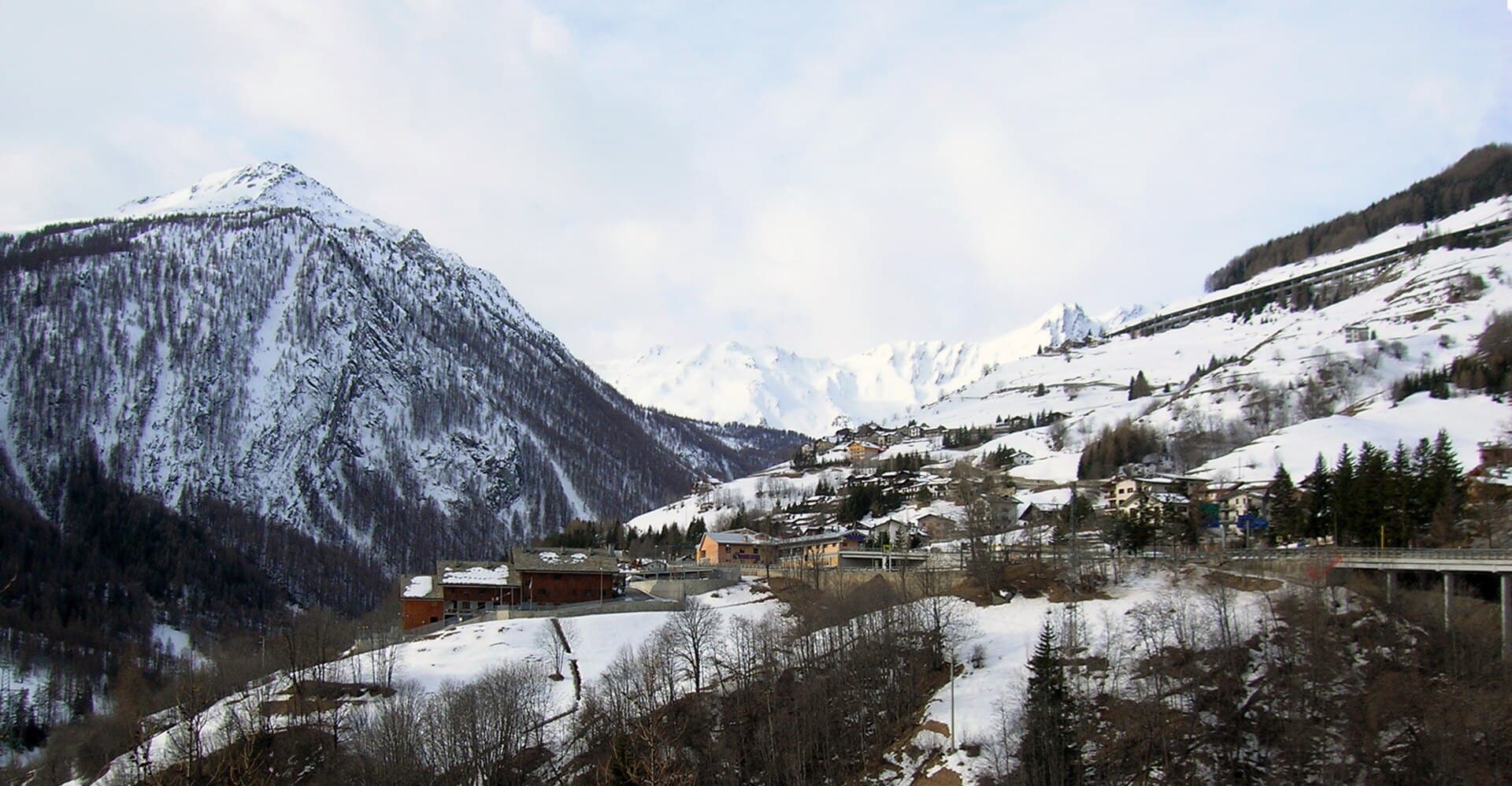 Saint-Rhémy-en-Bosses in inverno, sulla via del Gran San Bernardo