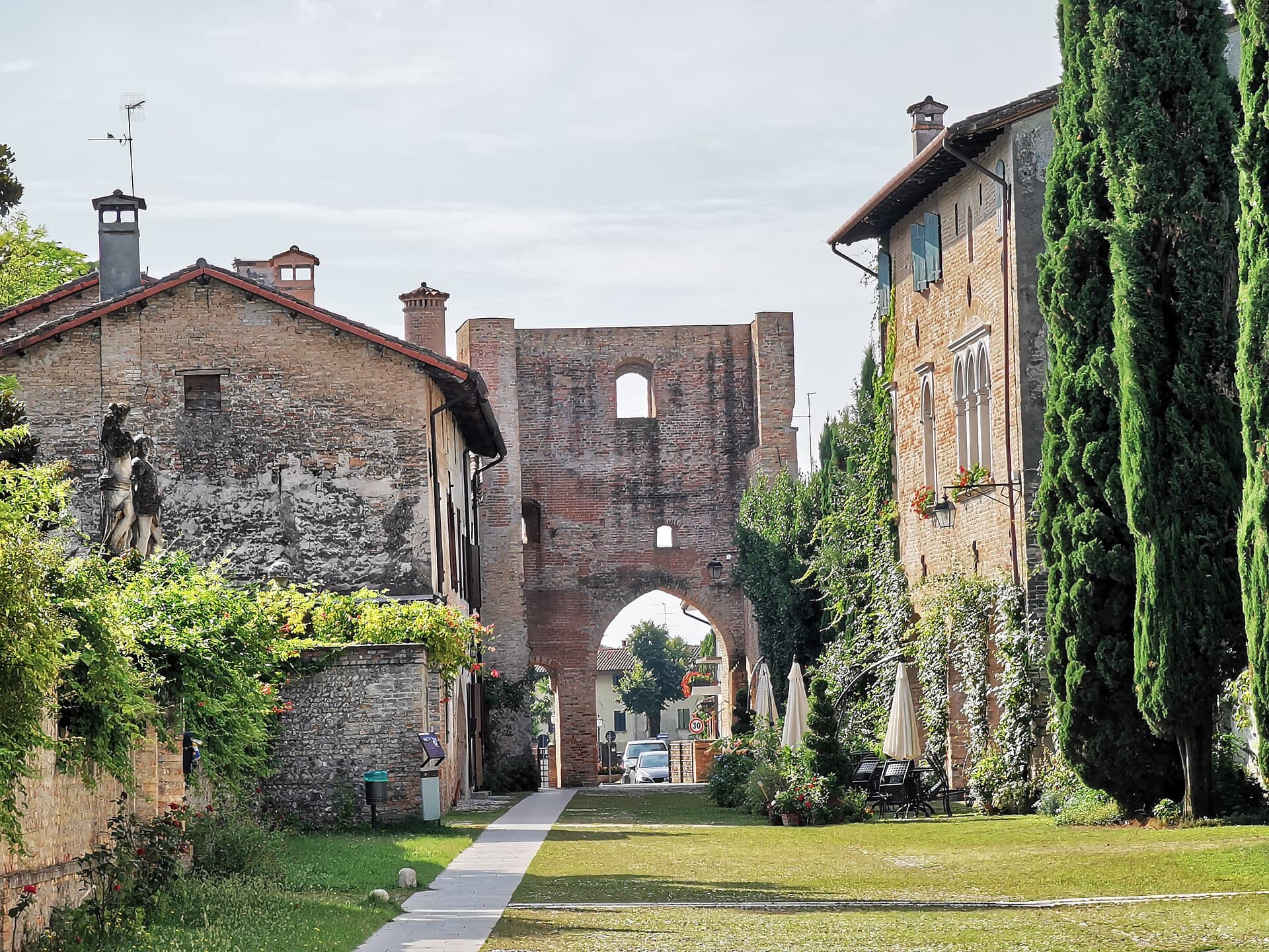 Veduta di Cordovado, borgo murato medievale del Friuli occidentale