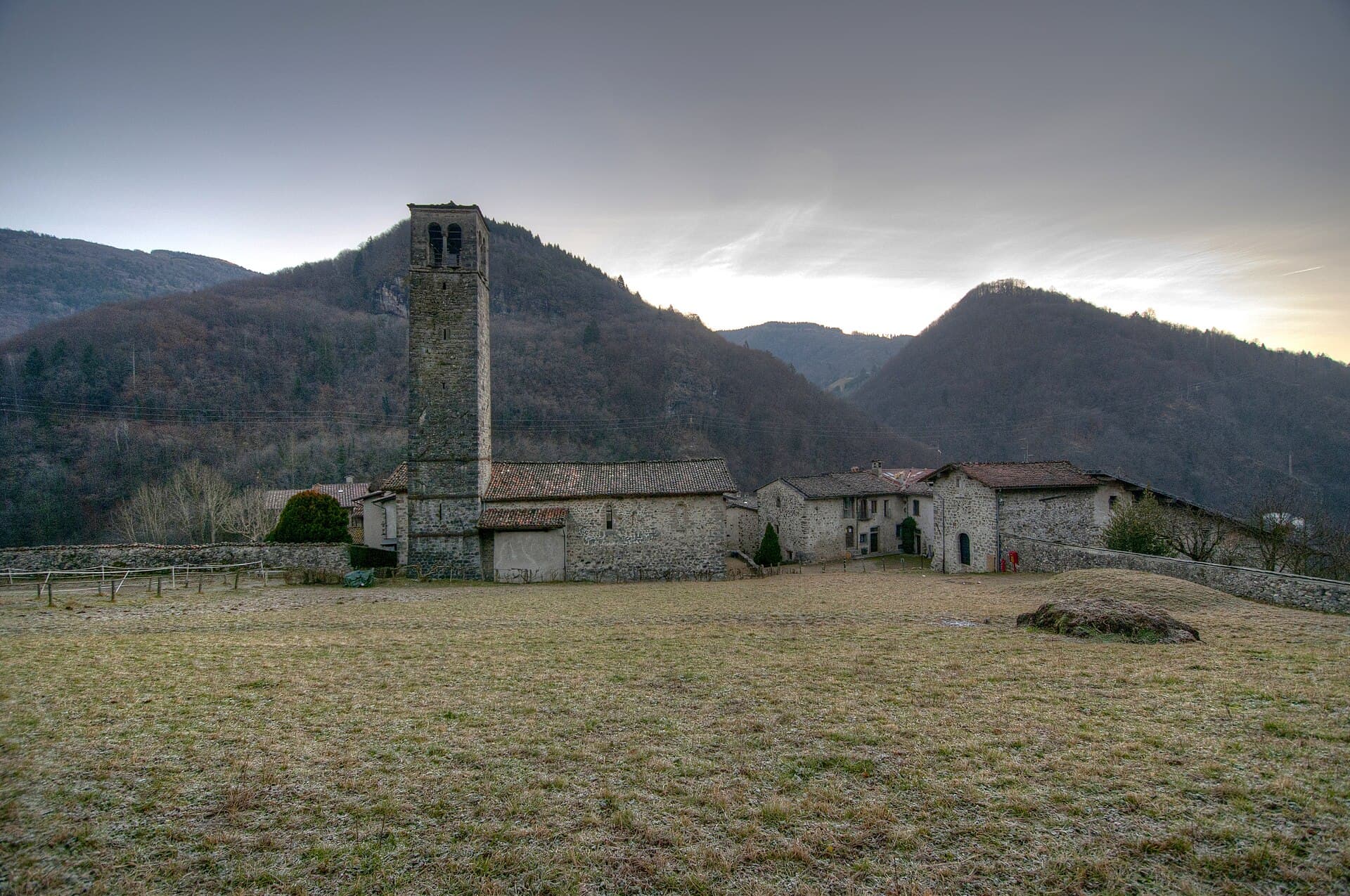Vista di Cornello dei Tasso, borgo medievale della Val Brembana