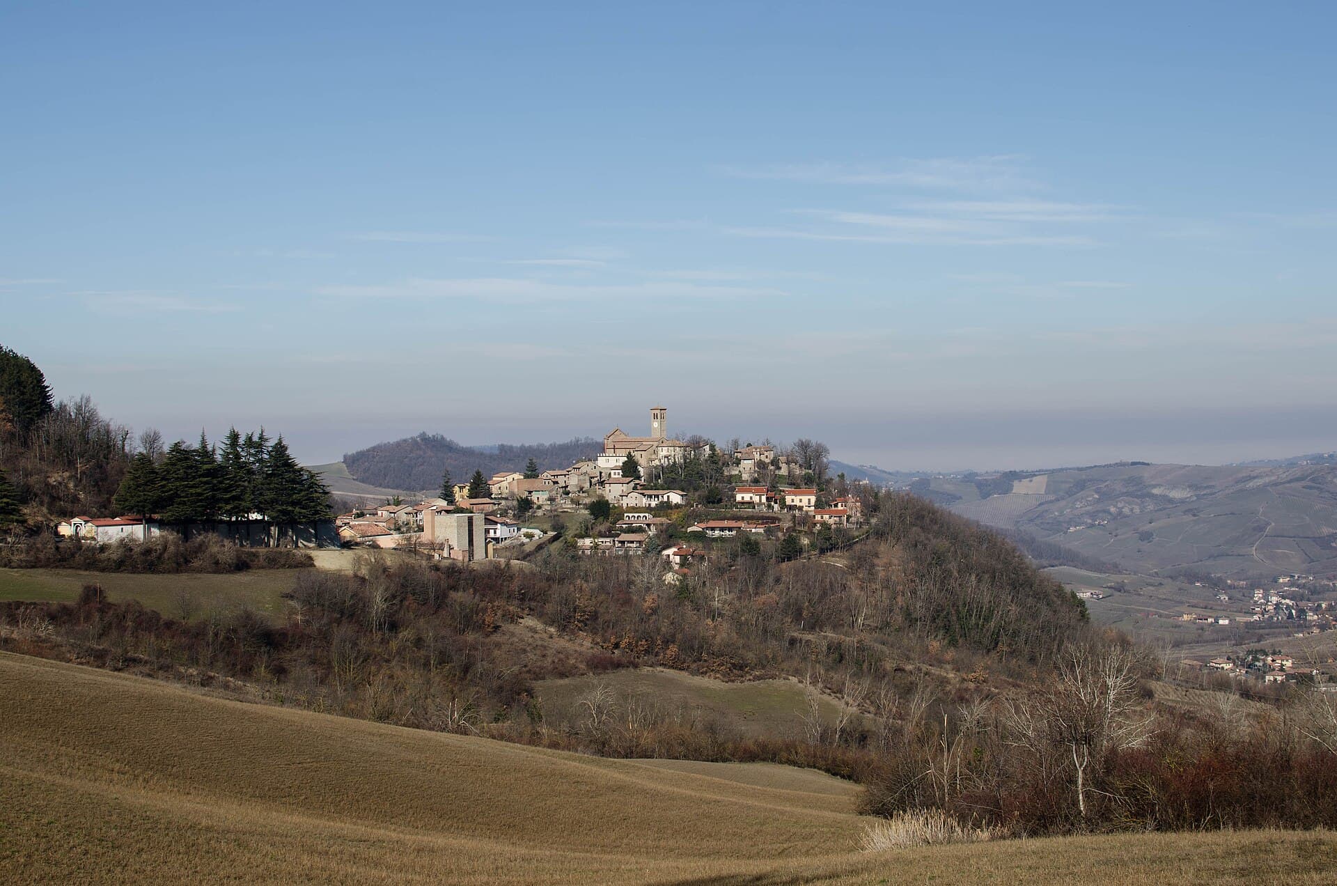 Fortunago, borgo fiorito dell'Oltrepò Pavese