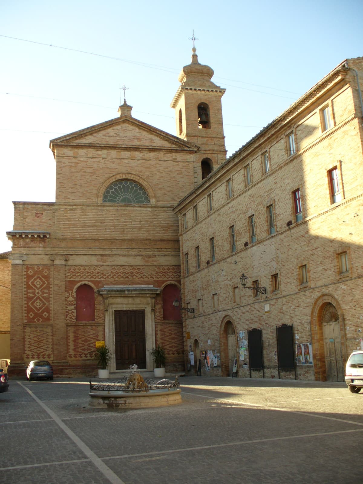 Montefiore dell'Aso, borgo collinare del Piceno