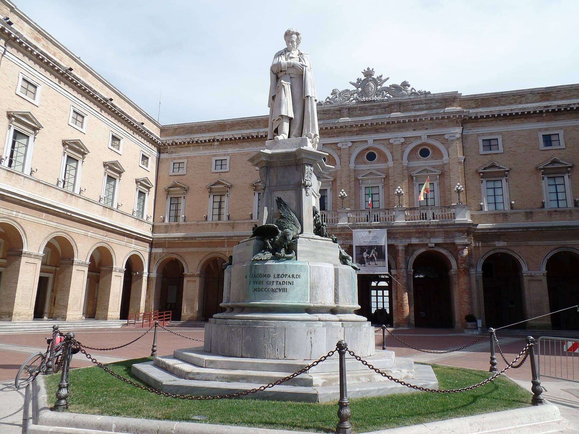 Recanati, borgo marchigiano patria del poeta Giacomo Leopardi