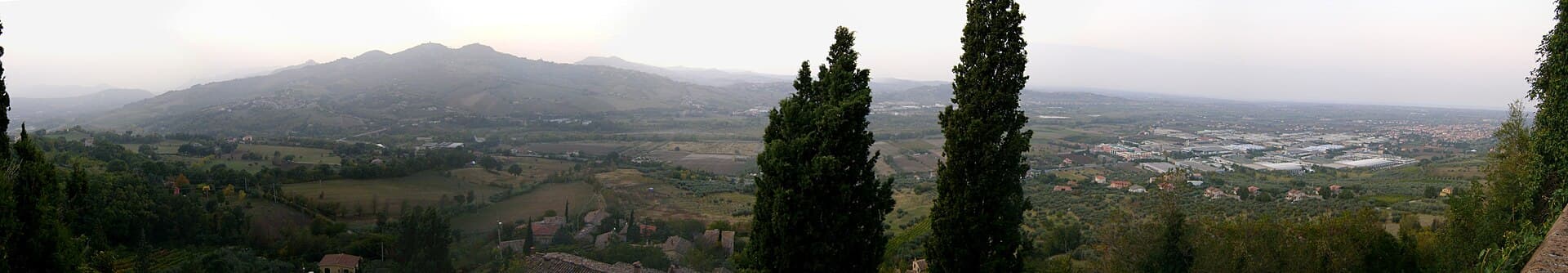 Veduta di Verucchio, culla dei Malatesta, in Valmarecchia
