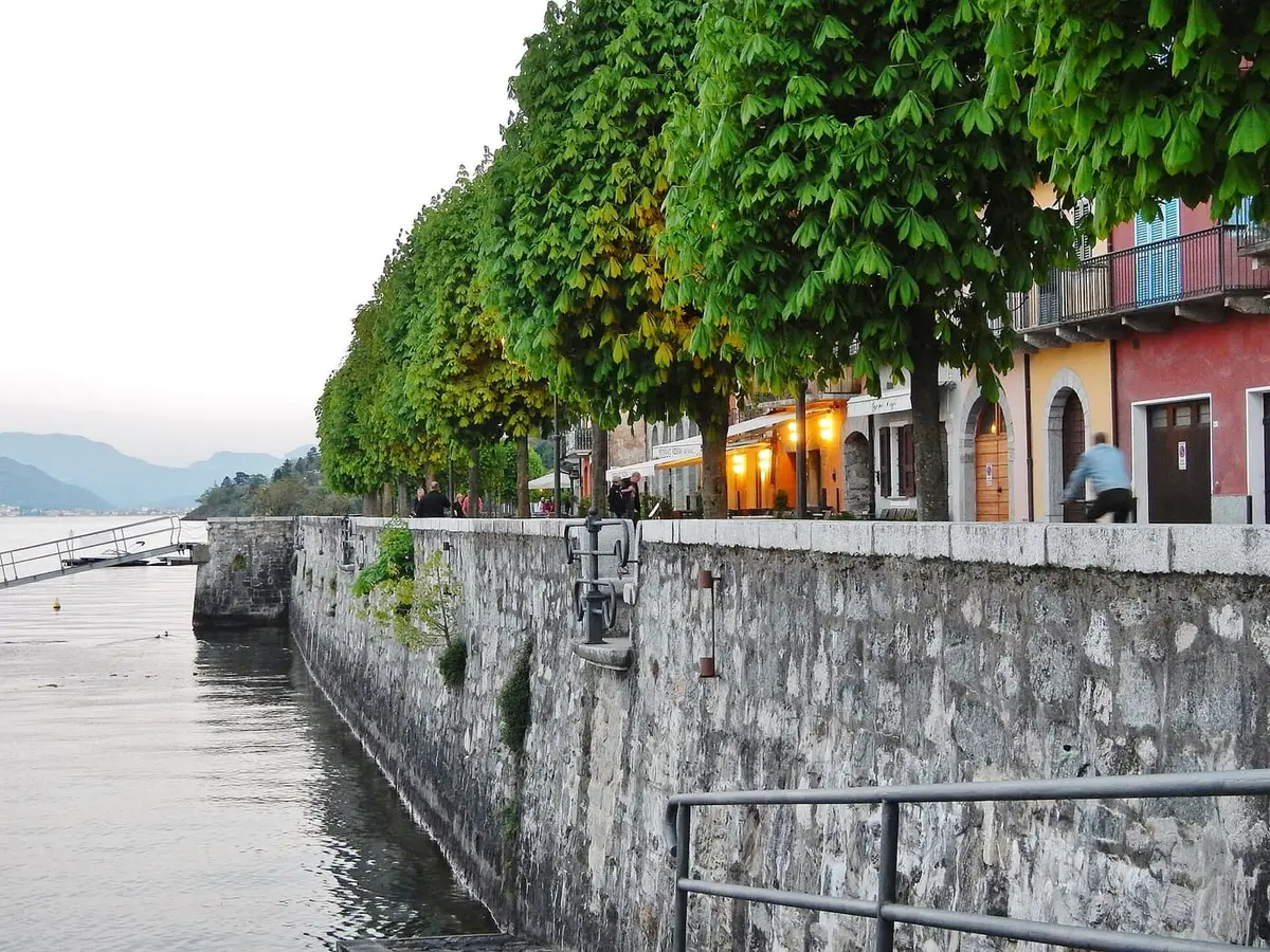 Il lungolago di Cannobio, sul Lago Maggiore
