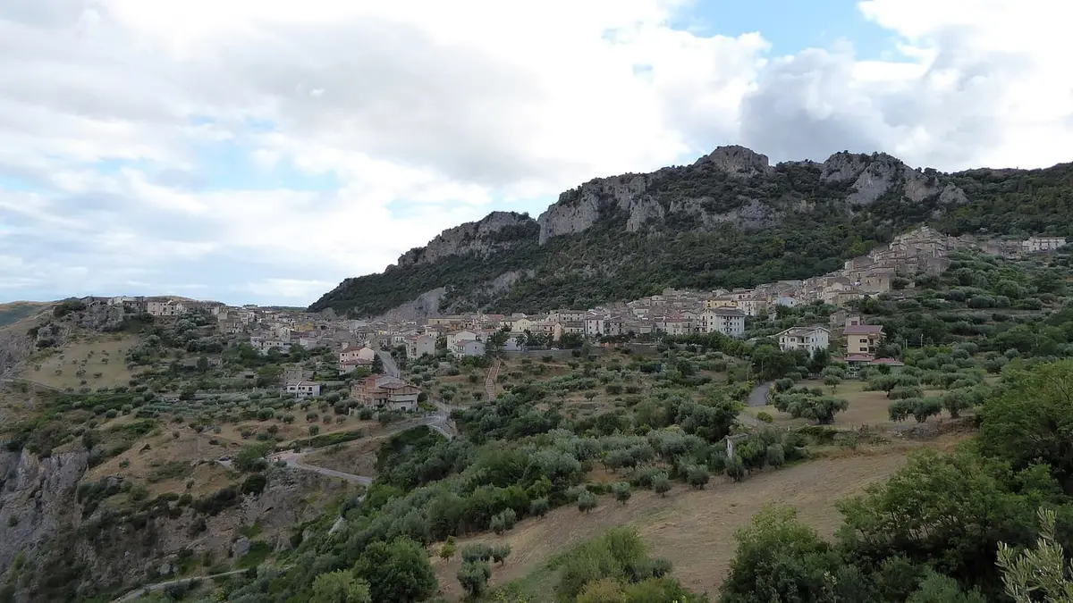 Panorama di Civita, borgo arbereshe arroccato sul Pollino