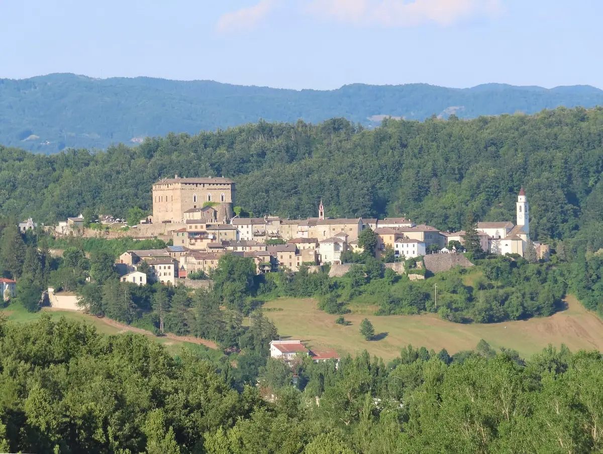 Panorama di Compiano, borgo murato della Val di Taro