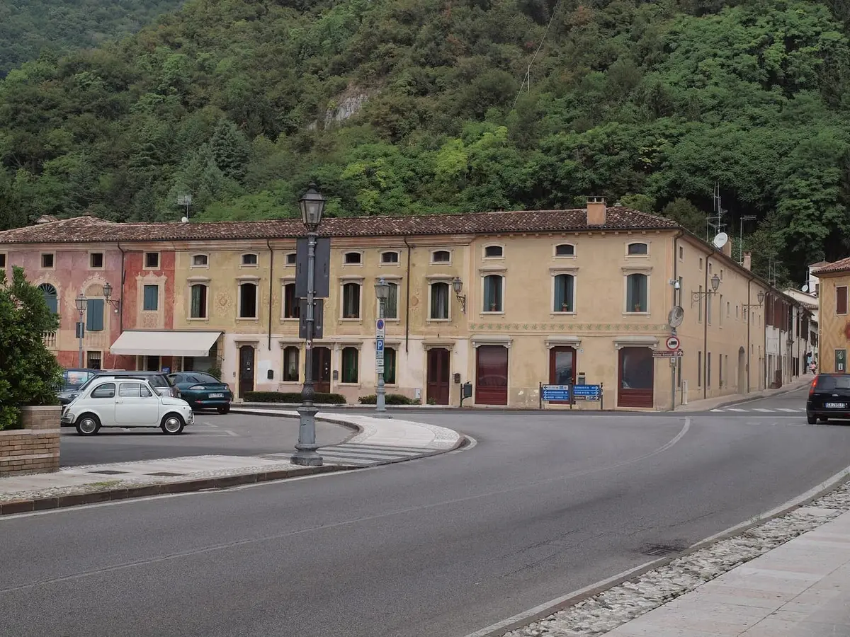 Le case affrescate del centro di Follina, nelle colline del Prosecco
