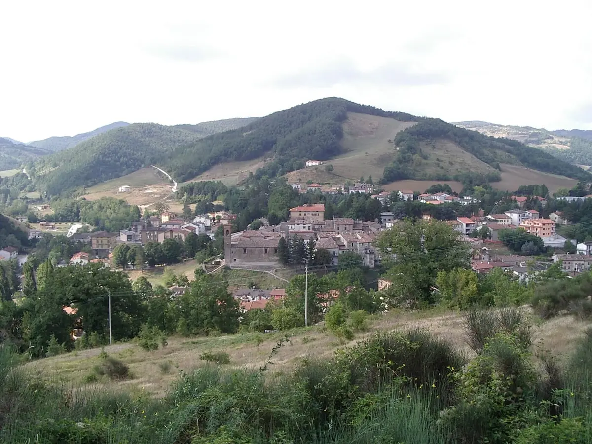 Il borgo di Mercatello sul Metauro, nell'alta valle del Metauro