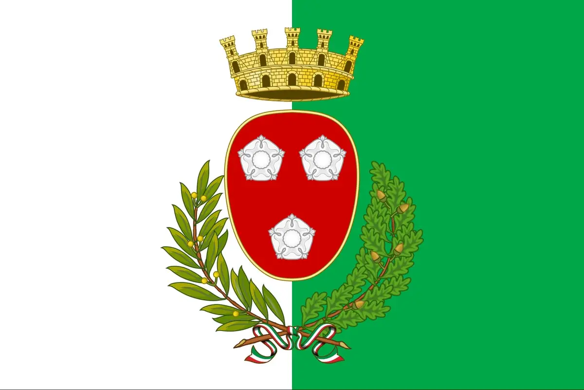 Il porto vecchio e il centro storico bianco di Monopoli sull'Adriatico