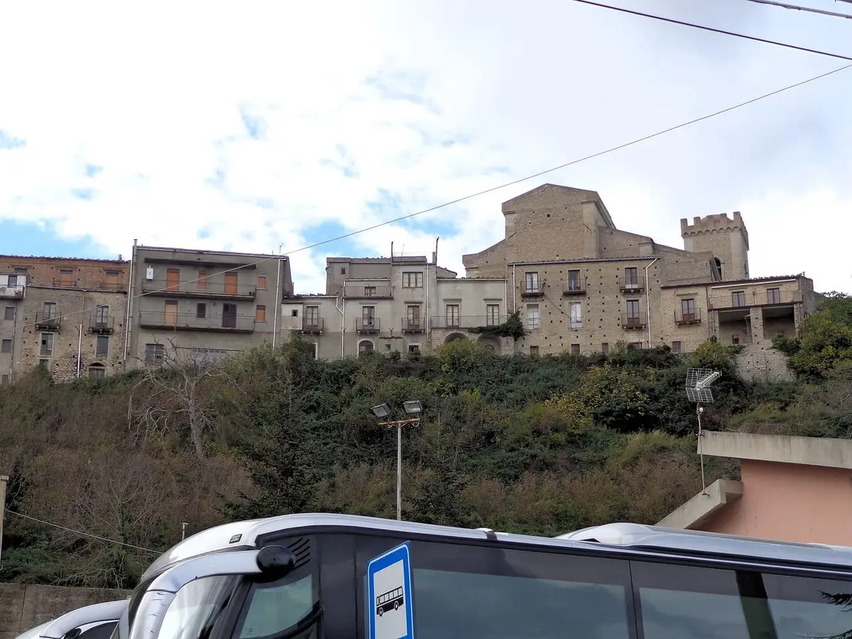 Panorama di Montalbano Elicona, borgo dei Nebrodi dominato dal castello