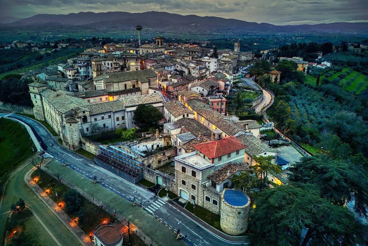 I panorami di Montefalco, la 'ringhiera dell'Umbria', tra i vigneti del Sagrantino