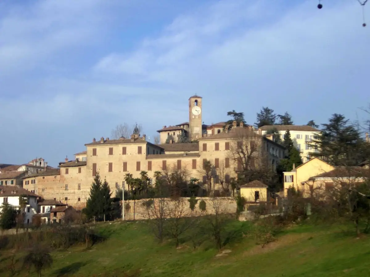 Panorama di Neive tra le colline delle Langhe del Barbaresco