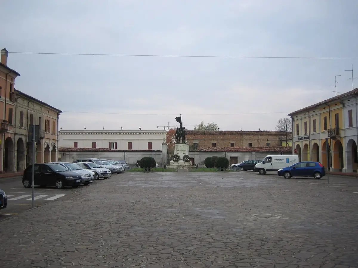 La Piazza XXIII Aprile, cuore rinascimentale di Pomponesco