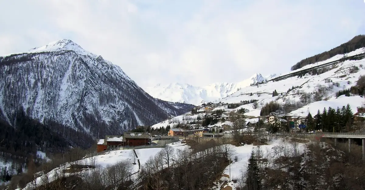 Saint-Rhémy-en-Bosses in inverno, sulla via del Gran San Bernardo